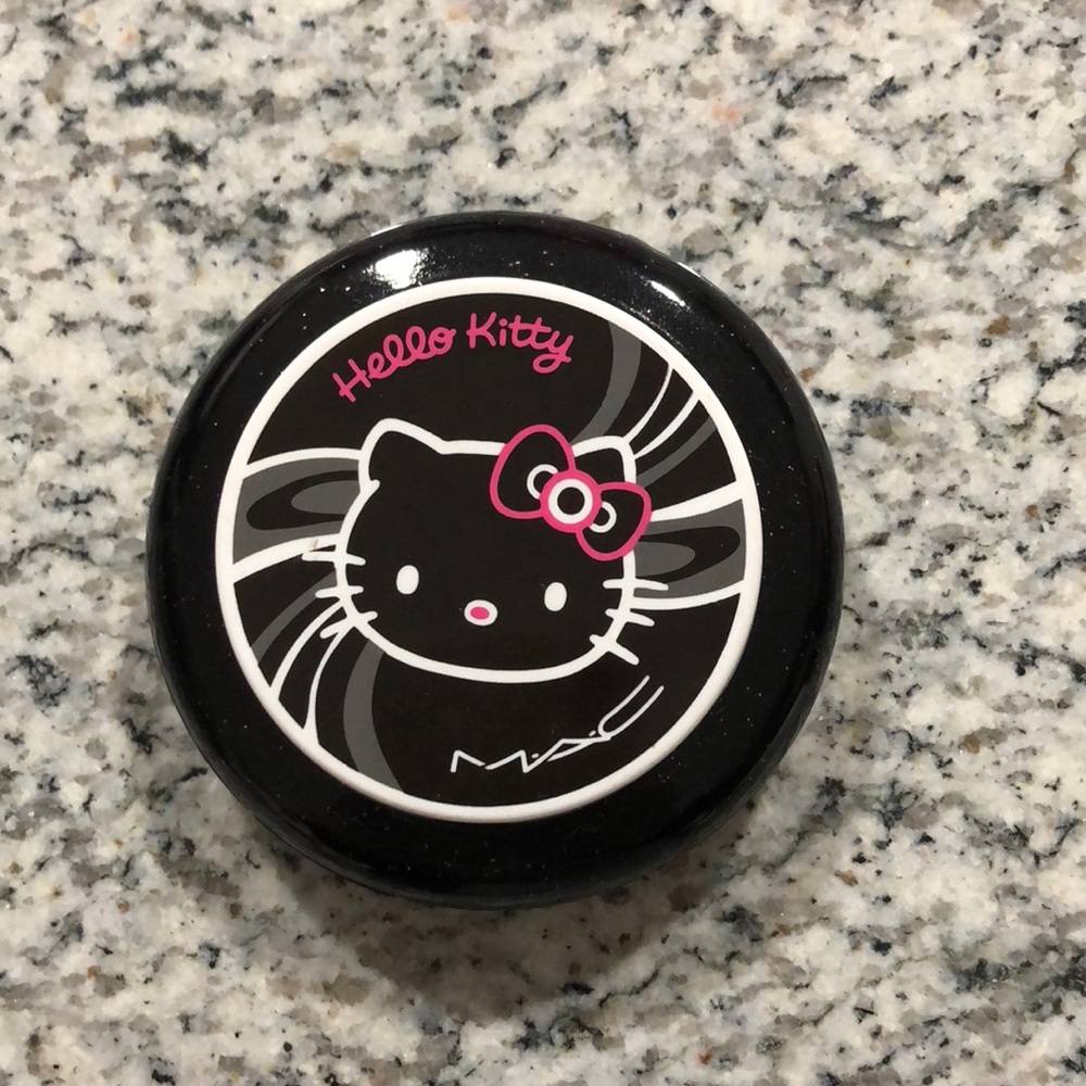 MAC Beauty Powder in Pretty Baby